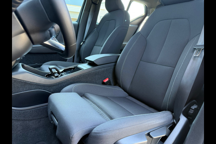 Volvo XC40 Recharge Core 70 kWh - Automaat - Navi - Camera - Parkeerhulp