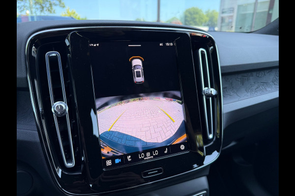 Volvo XC40 Recharge Core 70 kWh - Automaat - Navi - Camera - Parkeerhulp