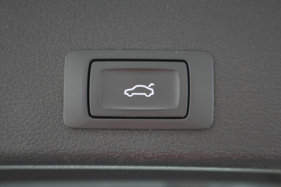Audi A4 Avant 1.4 TFSI Design Pro Line Plus Parelmoer, Virtual Cockpit, Xenon, Apple Carplay, Trekhaak, 19"