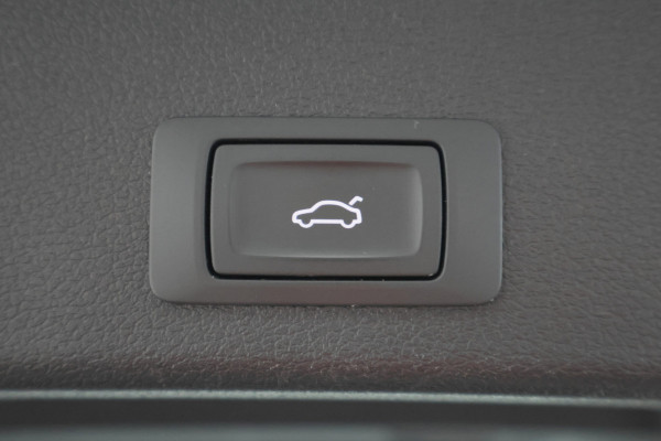 Audi A4 Avant 1.4 TFSI Design Pro Line Plus Parelmoer, Virtual Cockpit, Xenon, Apple Carplay, Trekhaak, 19"
