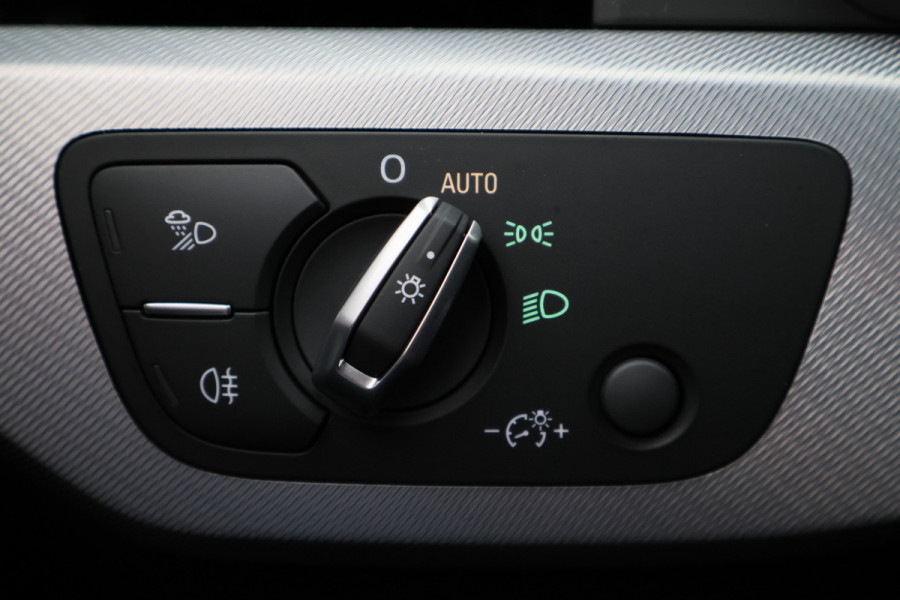 Audi A4 Avant 1.4 TFSI Design Pro Line Plus Parelmoer, Virtual Cockpit, Xenon, Apple Carplay, Trekhaak, 19"