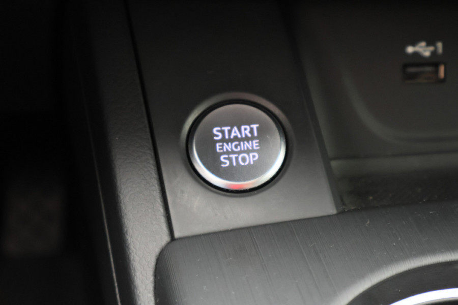 Audi A4 Avant 1.4 TFSI Design Pro Line Plus Parelmoer, Virtual Cockpit, Xenon, Apple Carplay, Trekhaak, 19"