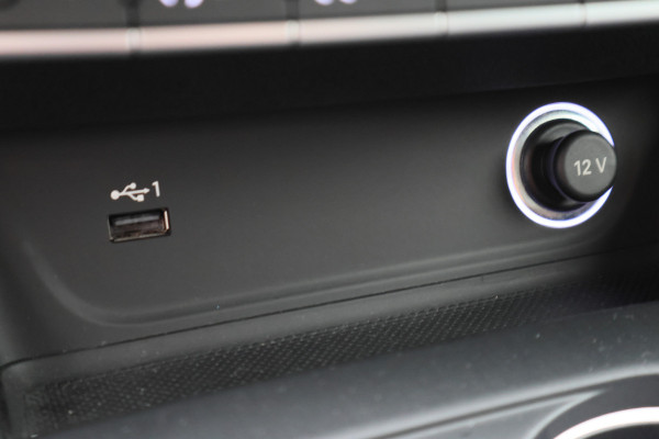 Audi A4 Avant 1.4 TFSI Design Pro Line Plus Parelmoer, Virtual Cockpit, Xenon, Apple Carplay, Trekhaak, 19"