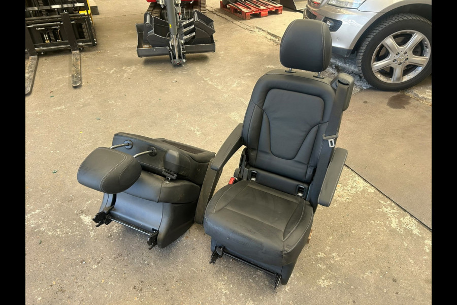 Mercedes-Benz V-Klasse 300d Lang DC amg 239 pk