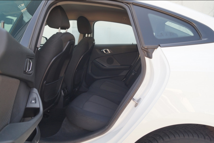BMW 2 Serie Gran Coupé 218i 136pk Automaat Business Edition -LED-ECC-PDC-DAB-