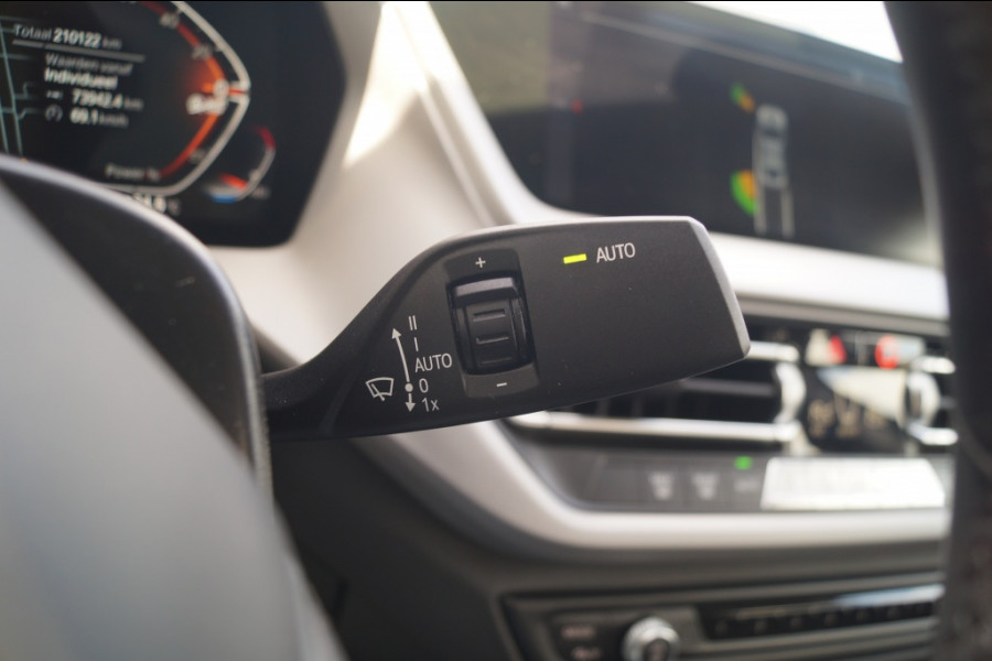 BMW 2 Serie Gran Coupé 218i 136pk Automaat Business Edition -LED-ECC-PDC-DAB-