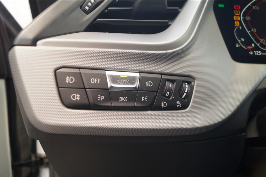 BMW 2 Serie Gran Coupé 218i 136pk Automaat Business Edition -LED-ECC-PDC-DAB-