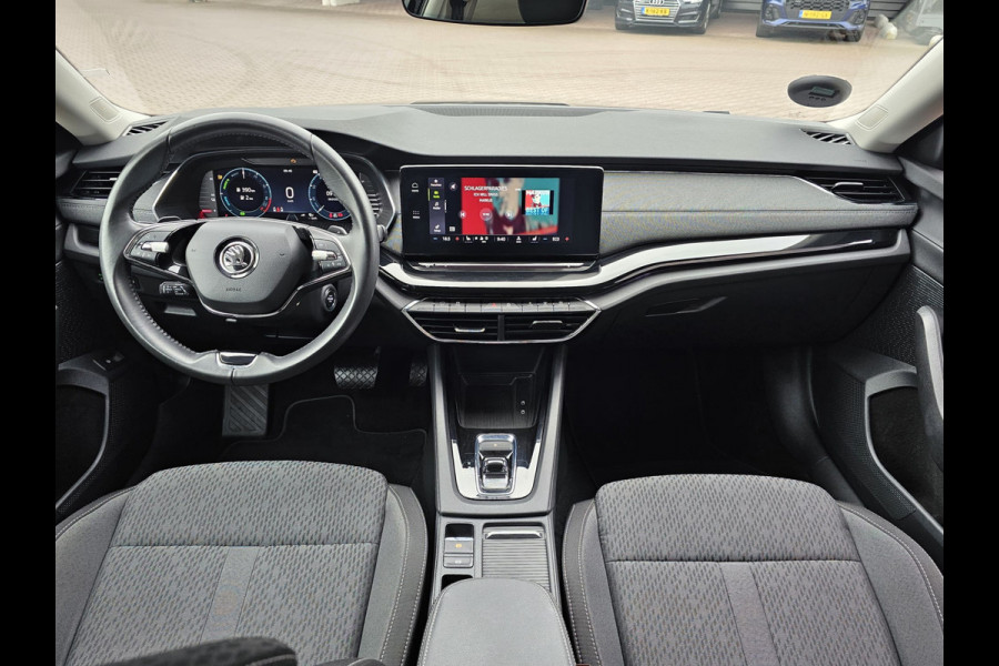 Škoda Octavia Combi 1.4 TSI iV PHEV Business Edition Plus | LED | Trekhaak | PDC | Stoelverwarming | ACC | Lane Assist |
