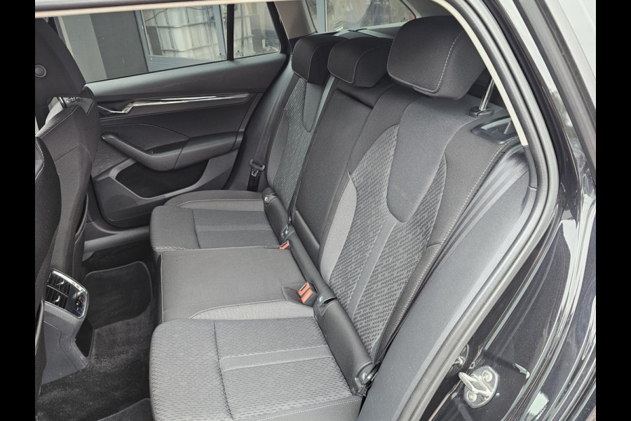 Škoda Octavia Combi 1.4 TSI iV PHEV Business Edition Plus | LED | Trekhaak | PDC | Stoelverwarming | ACC | Lane Assist |