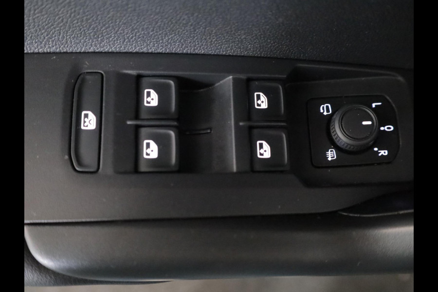 Volkswagen T-Cross 1.0 TSI Life Edition 95 pk | Verlengde garantie | Navigatie | Parkeersensoren | Achteruitrijcamera | Autom. airco | Stoelverwarming |