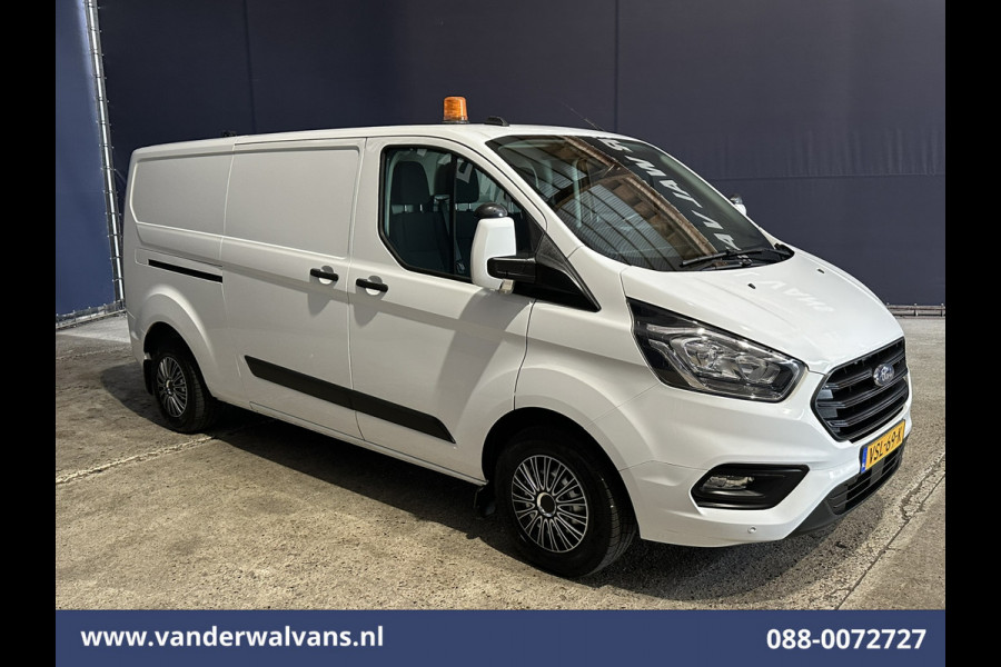 Ford Transit Custom 2.0 TDCI 130pk L2H1 Euro6 Airco | Camera | LED | Apple Carplay | Cruisecontrol | 2800kg Trekhaak Cruisecontrol, Stoelverwarming, Verwarmde voorruit, Parkeersensoren, Bijrijdersbank