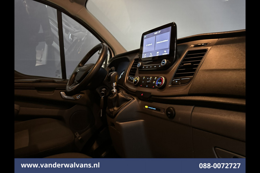 Ford Transit Custom 2.0 TDCI 130pk L2H1 Euro6 Airco | Camera | LED | Apple Carplay | Cruisecontrol | 2800kg Trekhaak Cruisecontrol, Stoelverwarming, Verwarmde voorruit, Parkeersensoren, Bijrijdersbank