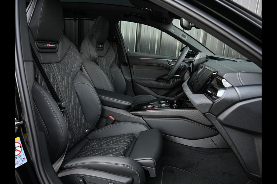 Audi A6 Avant 2.0 e-hybrid quattro S edition Competition | Panoramadak | B&O | Stoelventilatie en Massage | 360 Camera | Luchtvering | Ambiance Interieur | Achterasbesturing | Carbon Inleg | Head-Up | S-Seats | Passagiers Display |