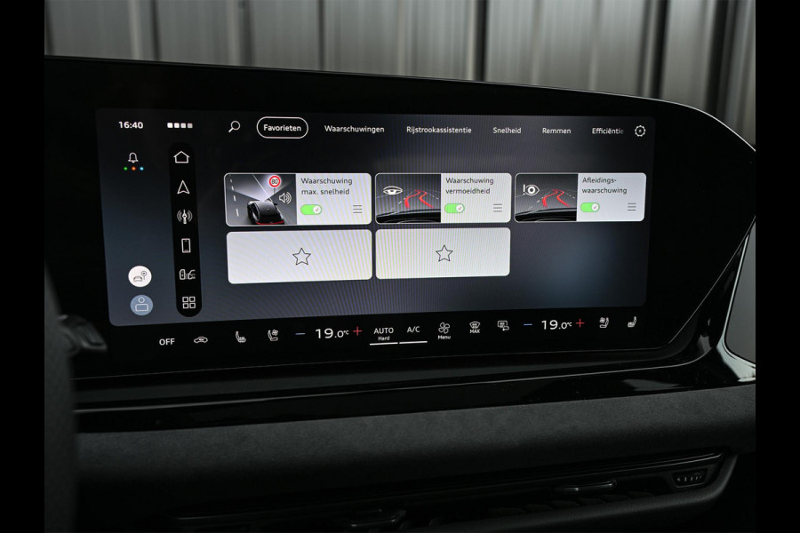 Audi A6 Avant 2.0 e-hybrid quattro S edition Competition | Panoramadak | B&O | Stoelventilatie en Massage | 360 Camera | Luchtvering | Ambiance Interieur | Achterasbesturing | Carbon Inleg | Head-Up | S-Seats | Passagiers Display |