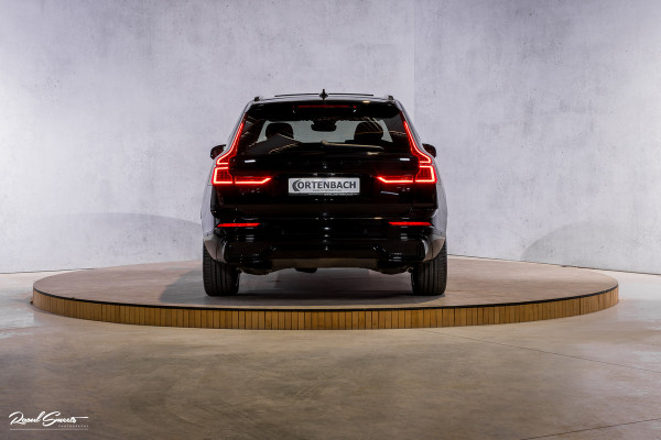 Volvo XC60 2.0 T6 Plug-in hybrid AWD Ultra Black Edition long Range | Luchtvering | Bowers&Wilkins | Zwenkbare trekhaak | Panorama dak | Memory | Blis |