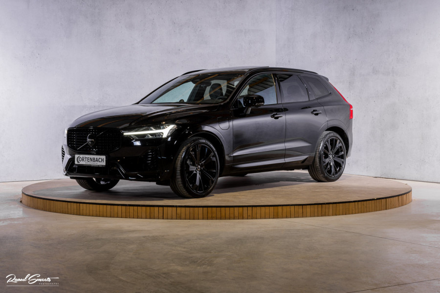 Volvo XC60 2.0 T6 Plug-in hybrid AWD Ultra Black Edition long Range | Luchtvering | Bowers&Wilkins | Zwenkbare trekhaak | Panorama dak | Memory | Blis |