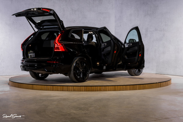 Volvo XC60 2.0 T6 Plug-in hybrid AWD Ultra Black Edition long Range | Luchtvering | Bowers&Wilkins | Zwenkbare trekhaak | Panorama dak | Memory | Blis |