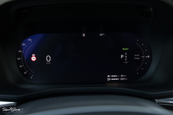 Volvo XC60 2.0 T6 Plug-in hybrid AWD Ultra Black Edition long Range | Luchtvering | Bowers&Wilkins | Zwenkbare trekhaak | Panorama dak | Memory | Blis |