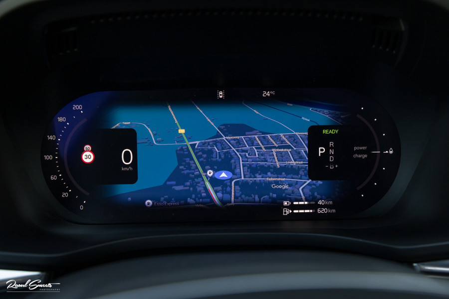Volvo XC60 2.0 T6 Plug-in hybrid AWD Ultra Black Edition long Range | Luchtvering | Bowers&Wilkins | Zwenkbare trekhaak | Panorama dak | Memory | Blis |