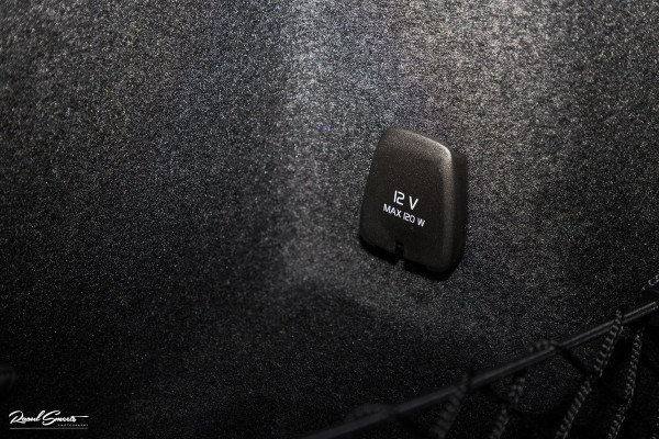 Volvo XC60 2.0 T6 Plug-in hybrid AWD Ultra Black Edition long Range | Luchtvering | Bowers&Wilkins | Zwenkbare trekhaak | Panorama dak | Memory | Blis |