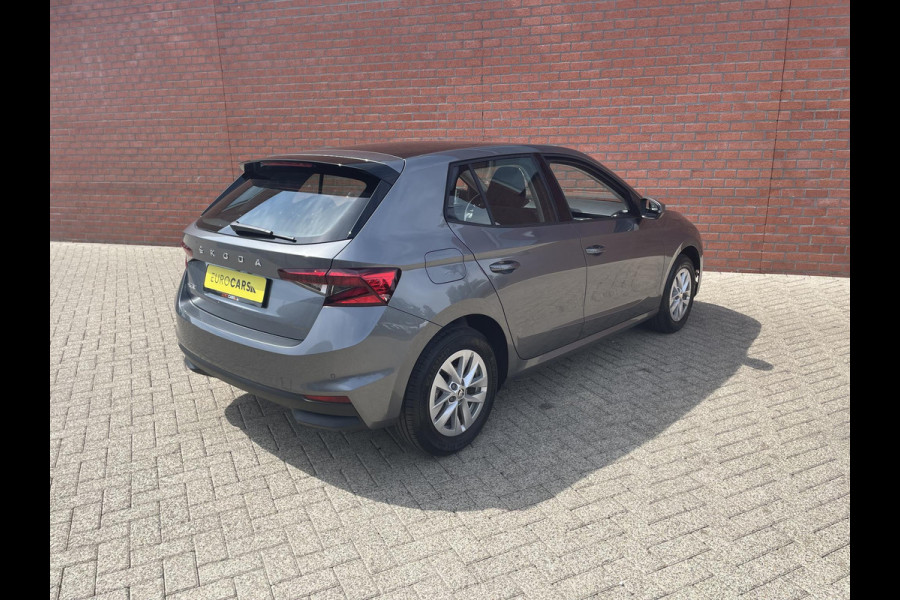 Škoda Fabia 1.0 TSI Automaat Ambition Skoda Fabia 1.0 TSI Ambition Panoramadak Navigatie Carplay PDC Camera Adaptive Cruise Control Stoelverwarming Full LED Climatronic