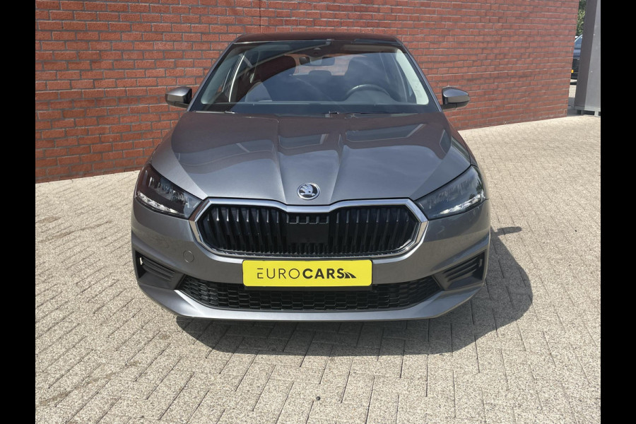 Škoda Fabia 1.0 TSI Automaat Ambition Skoda Fabia 1.0 TSI Ambition Panoramadak Navigatie Carplay PDC Camera Adaptive Cruise Control Stoelverwarming Full LED Climatronic