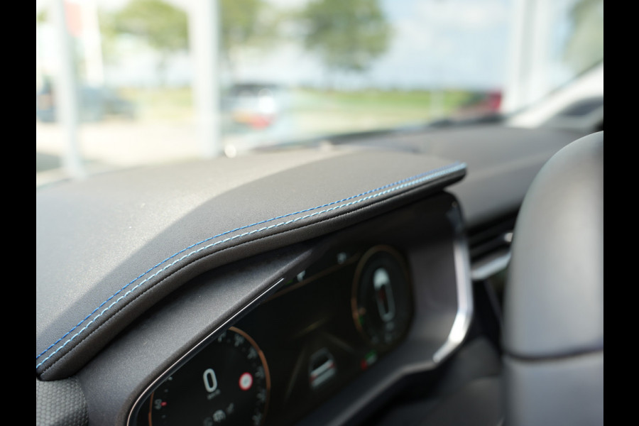 Lynk & Co 01 1.5 | 360 Camera | Adaptive Cruise Control | Panoramadak |