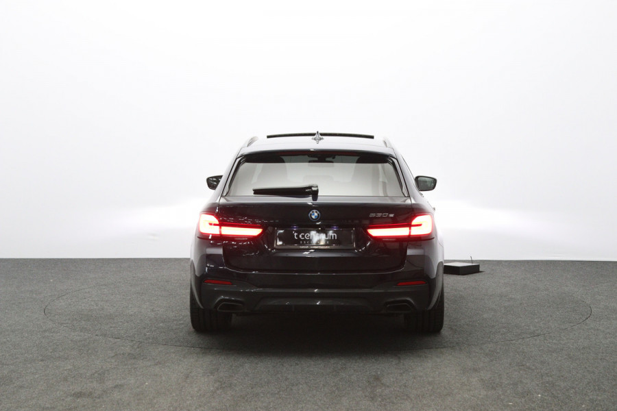 BMW 5 Serie Touring 530e 293 PK M-Sport High Executive PHEV, Panoramadak, Driv. Ass. Prof, Head-Up, Sfeerverlichting,