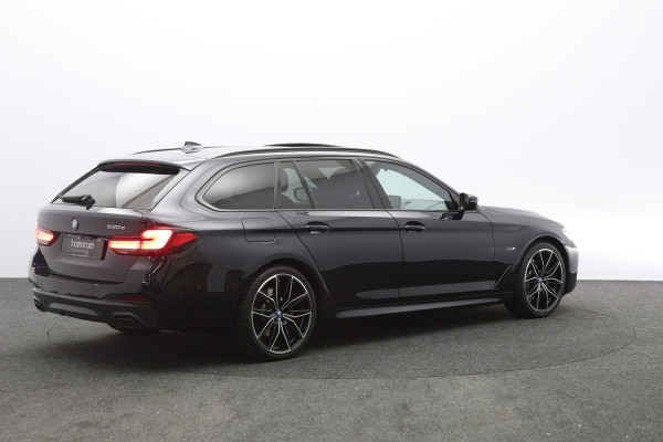 BMW 5 Serie Touring 530e 293 PK M-Sport High Executive PHEV, Panoramadak, Driv. Ass. Prof, Head-Up, Sfeerverlichting,