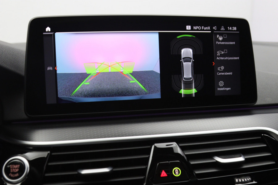 BMW 5 Serie Touring 530e 293 PK M-Sport High Executive PHEV, Panoramadak, Driv. Ass. Prof, Head-Up, Sfeerverlichting,