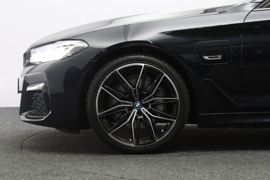 BMW 5 Serie Touring 530e 293 PK M-Sport High Executive PHEV, Panoramadak, Driv. Ass. Prof, Head-Up, Sfeerverlichting,