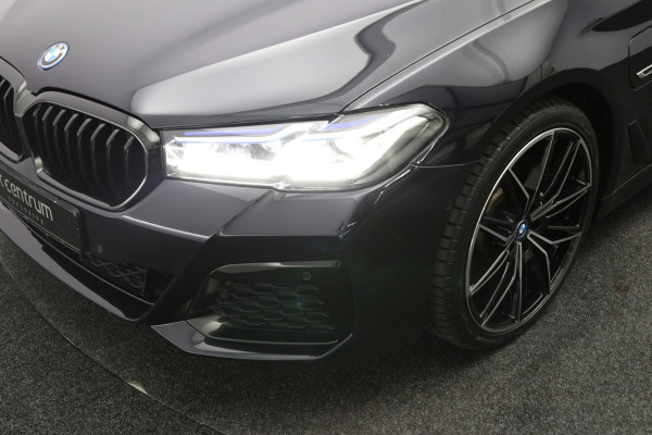 BMW 5 Serie Touring 530e 293 PK M-Sport High Executive PHEV, Panoramadak, Driv. Ass. Prof, Head-Up, Sfeerverlichting,