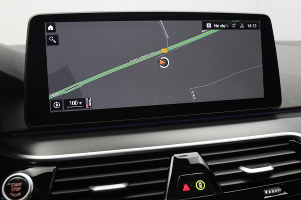 BMW 5 Serie Touring 530e 293 PK M-Sport High Executive PHEV, Panoramadak, Driv. Ass. Prof, Head-Up, Sfeerverlichting,