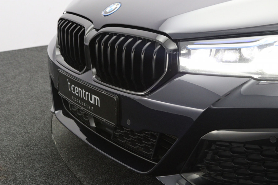 BMW 5 Serie Touring 530e 293 PK M-Sport High Executive PHEV, Panoramadak, Driv. Ass. Prof, Head-Up, Sfeerverlichting,