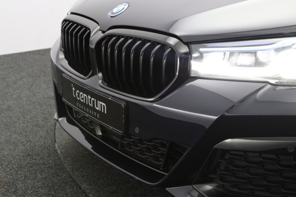BMW 5 Serie Touring 530e 293 PK M-Sport High Executive PHEV, Panoramadak, Driv. Ass. Prof, Head-Up, Sfeerverlichting,