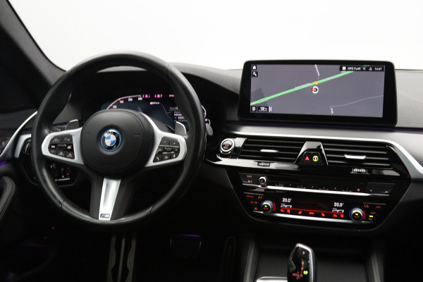 BMW 5 Serie Touring 530e 293 PK M-Sport High Executive PHEV, Panoramadak, Driv. Ass. Prof, Head-Up, Sfeerverlichting,