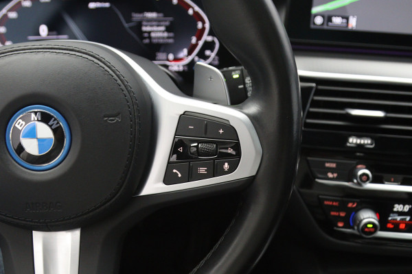 BMW 5 Serie Touring 530e 293 PK M-Sport High Executive PHEV, Panoramadak, Driv. Ass. Prof, Head-Up, Sfeerverlichting,