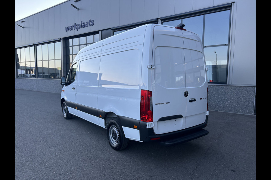 Mercedes-Benz Sprinter 317 CDI L2 H2 MBUX / 360 Camera / Parkeersensoren / Navigatie / Cruise control / Airco / 270 Graden achterdeuren