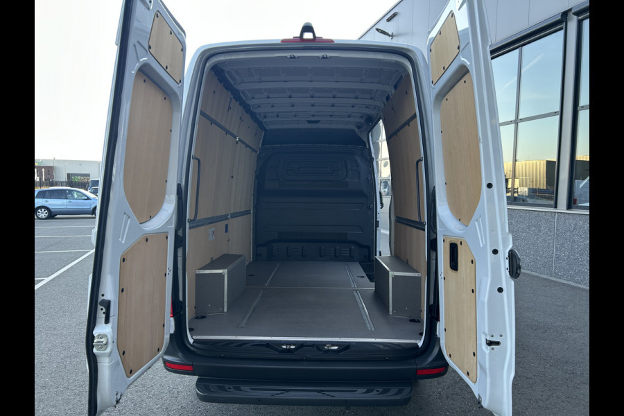 Mercedes-Benz Sprinter 317 CDI L2 H2 MBUX / 360 Camera / Parkeersensoren / Navigatie / Cruise control / Airco / 270 Graden achterdeuren