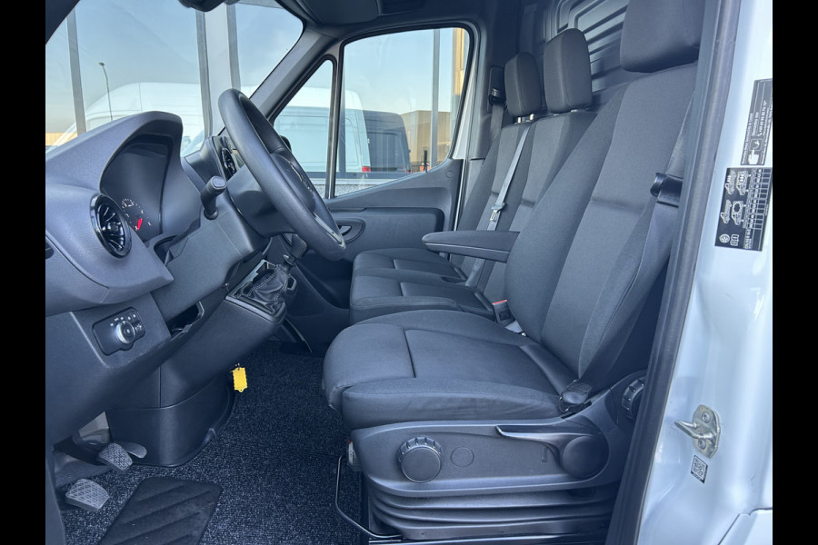 Mercedes-Benz Sprinter 317 CDI L2 H2 MBUX / 360 Camera / Parkeersensoren / Navigatie / Cruise control / Airco / 270 Graden achterdeuren