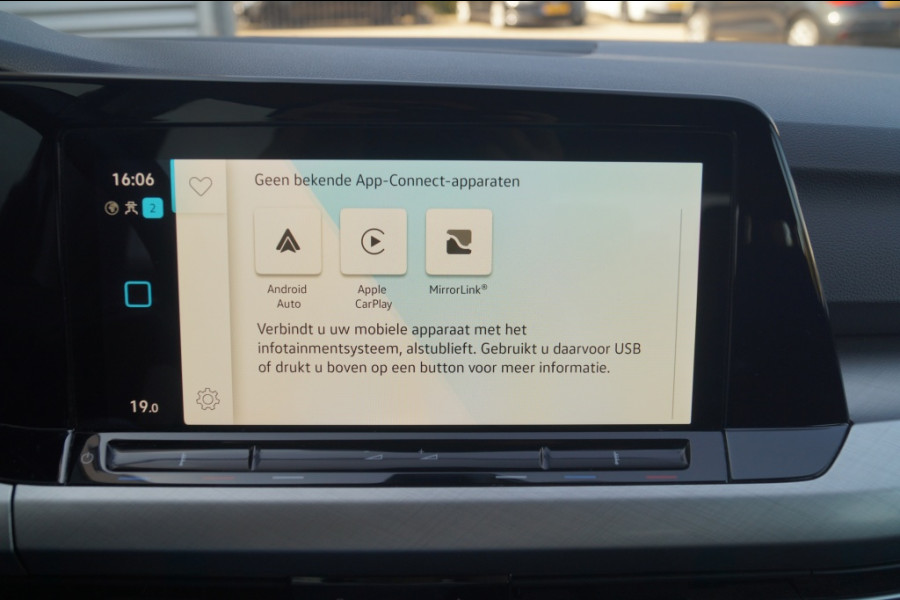 Volkswagen Golf Variant 1.0 TSI 110pk Life -NAVI-ECC-TREKHAAK-CAM-PDC-