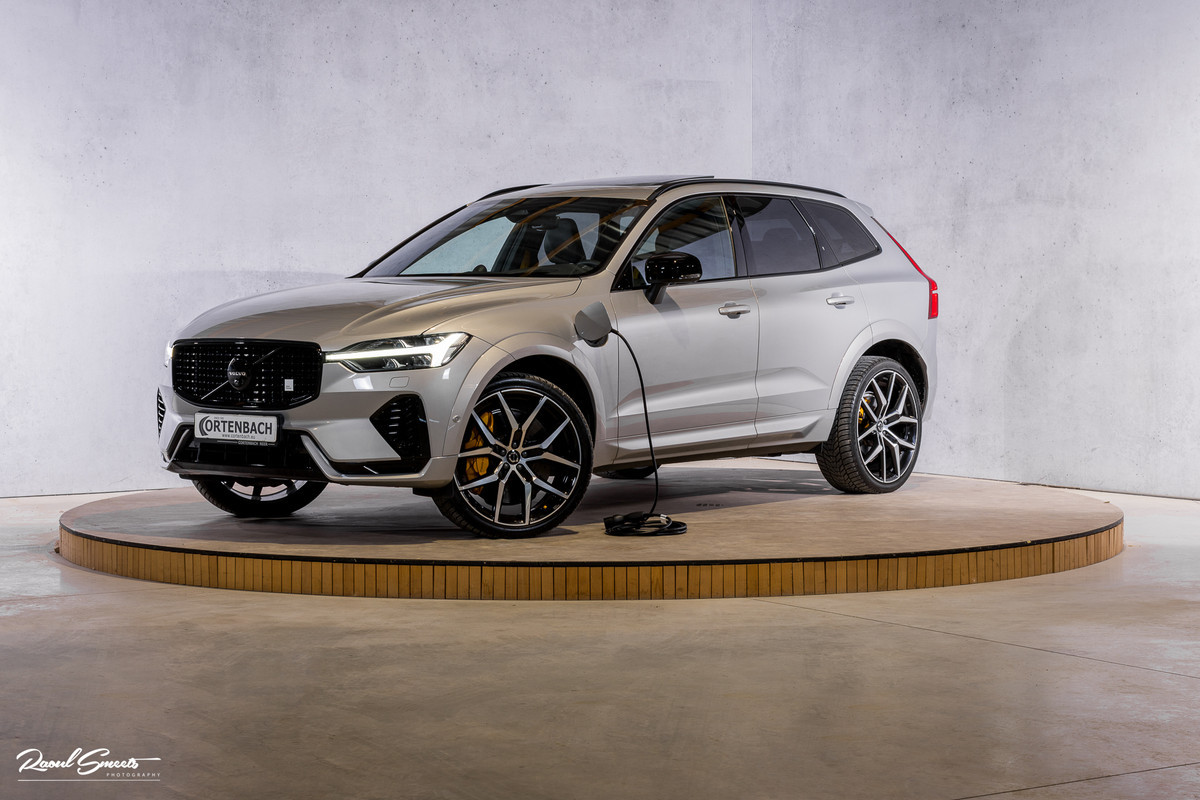 Volvo XC60 2.0 T8 Plug-in-hybrid AWD Polestar Engineered Long Range | Zwenkbare trekhaak | Bowers & Wilkins | Panorama dak | Memory | Blis | Adaptieve cruise |