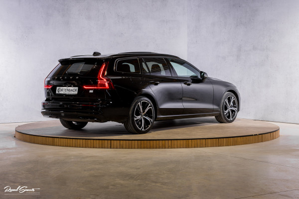 Volvo V60 2.0 T8 Plug-in hybrid AWD Ultimate Dark Long range | Panorama dak | Adaptieve cruise | Blis | Memory | Harman Kardon |