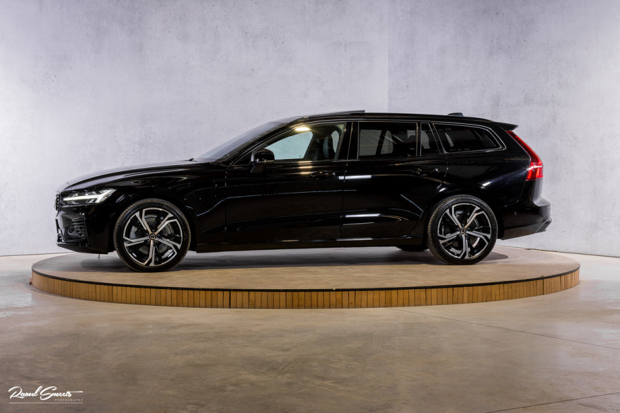 Volvo V60 2.0 T8 Plug-in hybrid AWD Ultimate Dark Long range | Panorama dak | Adaptieve cruise | Blis | Memory | Harman Kardon |