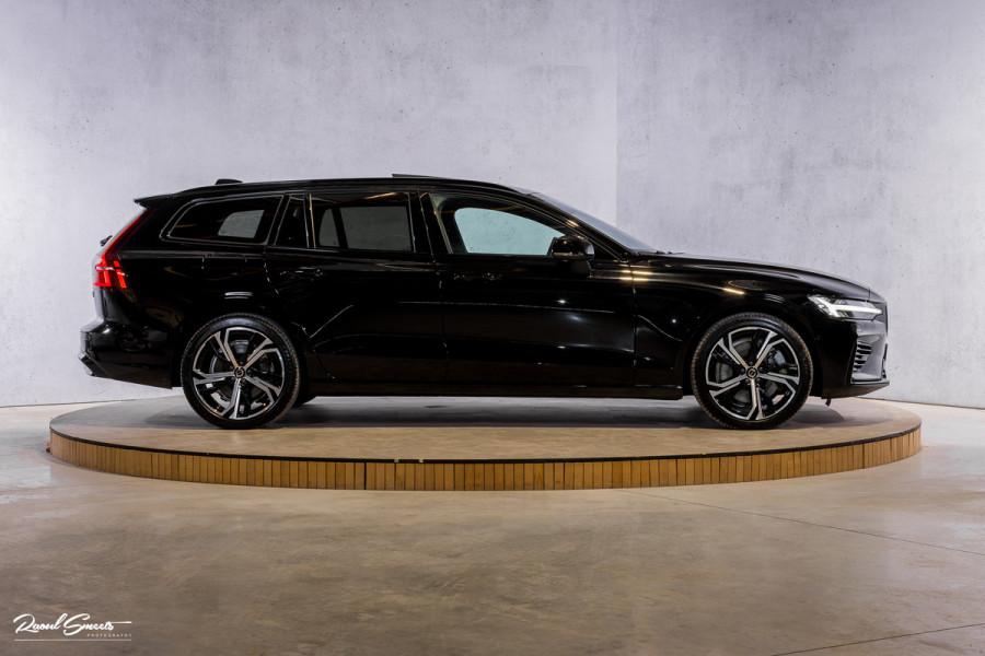 Volvo V60 2.0 T8 Plug-in hybrid AWD Ultimate Dark Long range | Panorama dak | Adaptieve cruise | Blis | Memory | Harman Kardon |