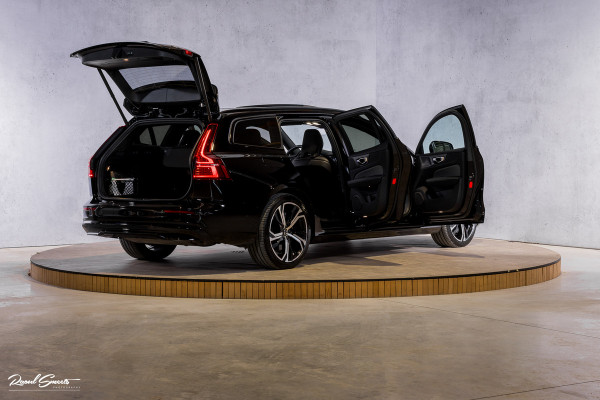 Volvo V60 2.0 T8 Plug-in hybrid AWD Ultimate Dark Long range | Panorama dak | Adaptieve cruise | Blis | Memory | Harman Kardon |