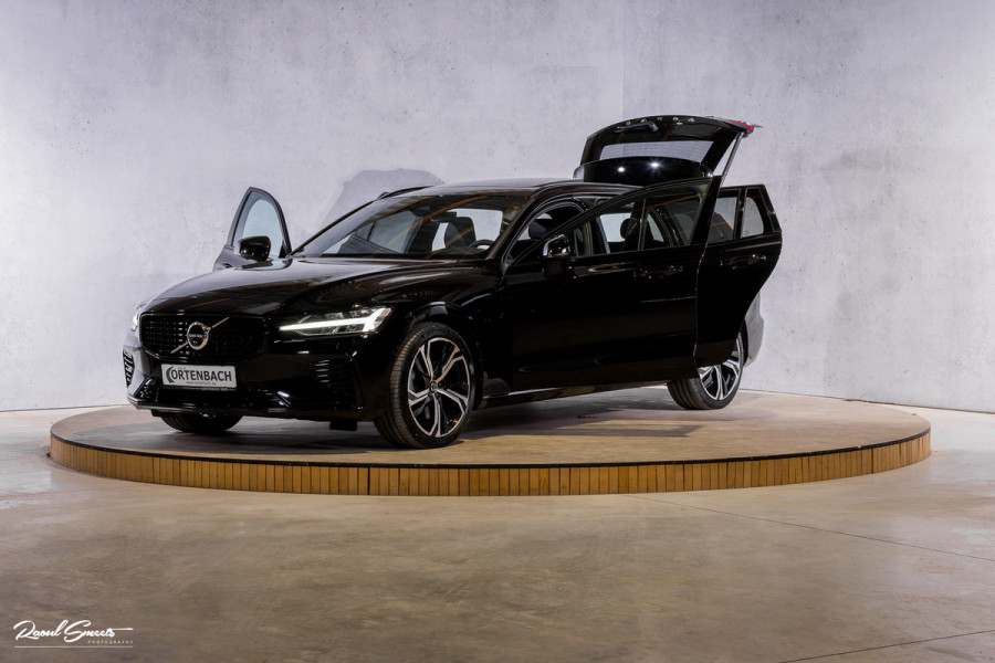 Volvo V60 2.0 T8 Plug-in hybrid AWD Ultimate Dark Long range | Panorama dak | Adaptieve cruise | Blis | Memory | Harman Kardon |