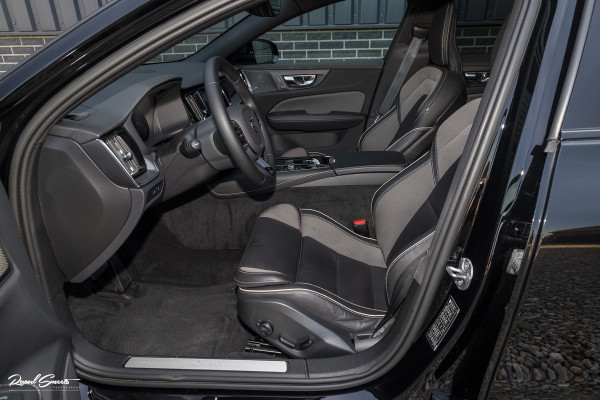 Volvo V60 2.0 T8 Plug-in hybrid AWD Ultimate Dark Long range | Panorama dak | Adaptieve cruise | Blis | Memory | Harman Kardon |