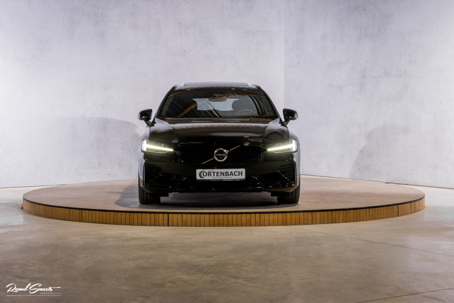 Volvo V60 2.0 T8 Plug-in hybrid AWD Ultimate Dark Long range | Panorama dak | Adaptieve cruise | Blis | Memory | Harman Kardon |