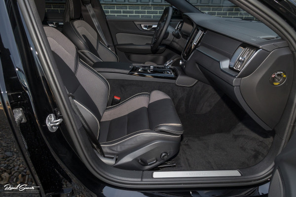 Volvo V60 2.0 T8 Plug-in hybrid AWD Ultimate Dark Long range | Panorama dak | Adaptieve cruise | Blis | Memory | Harman Kardon |